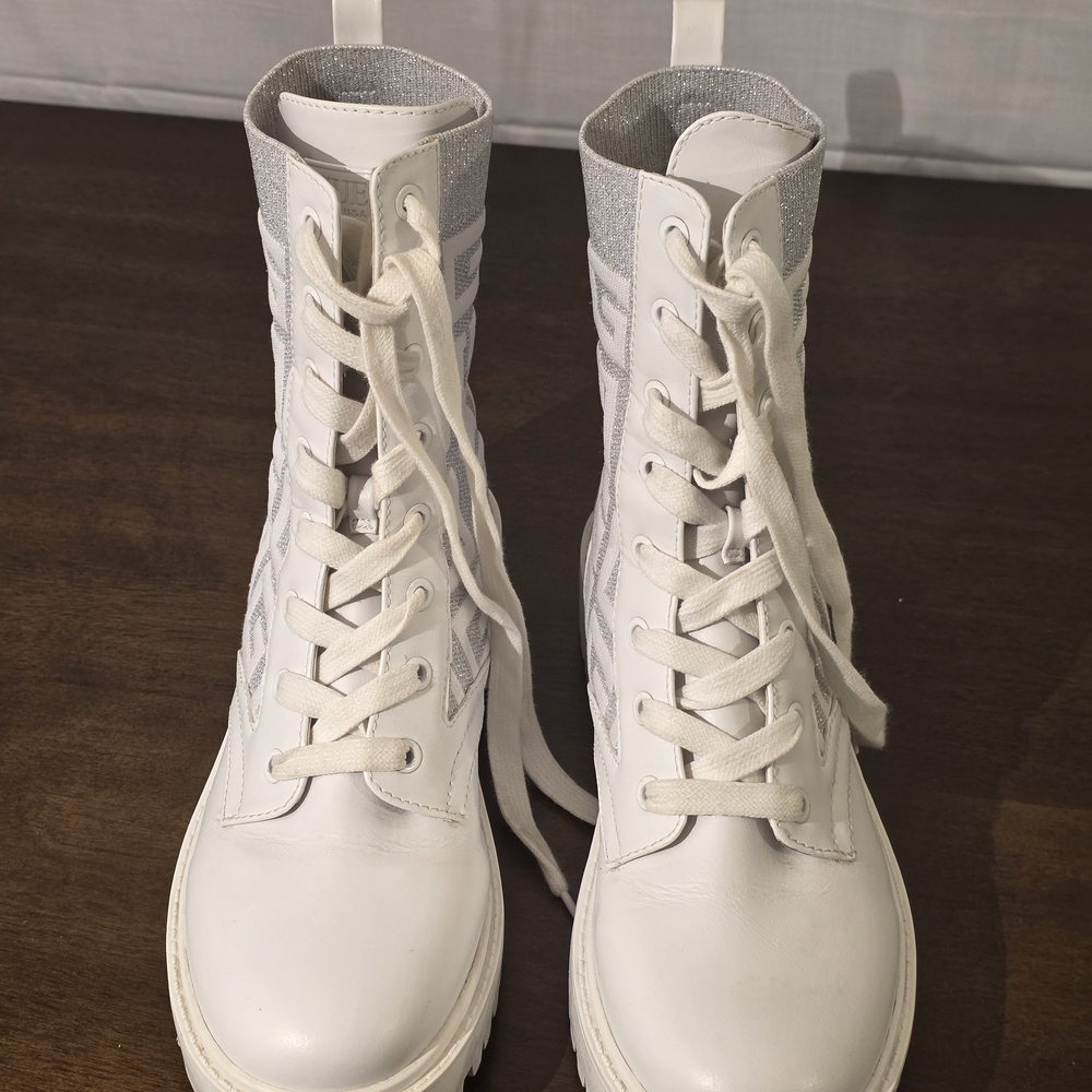 Guess "Gwolina" Combat, Moto, Platform White Monogram Statement Boots Sz 8.5 - Picture 5 of 12